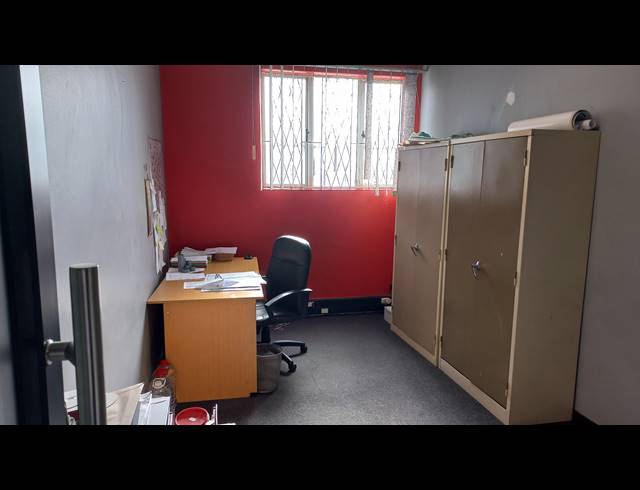 180M² BUSINESS TO LET IN UMBILO